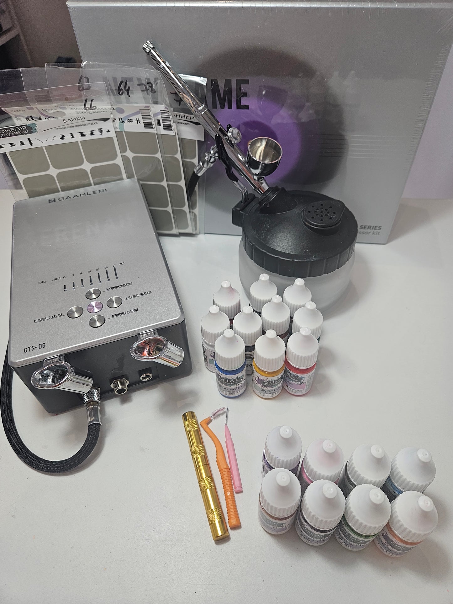 KIT M